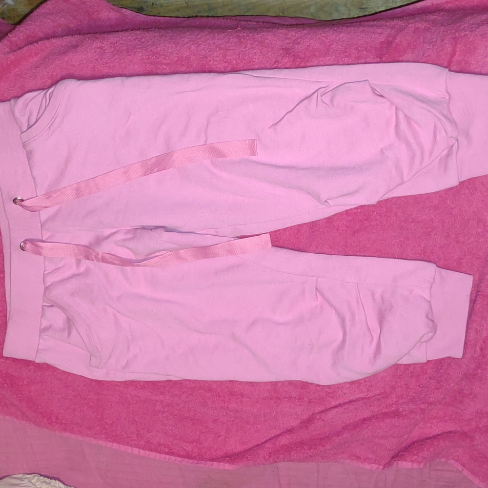 Pink sweats - Picture 2 of 3